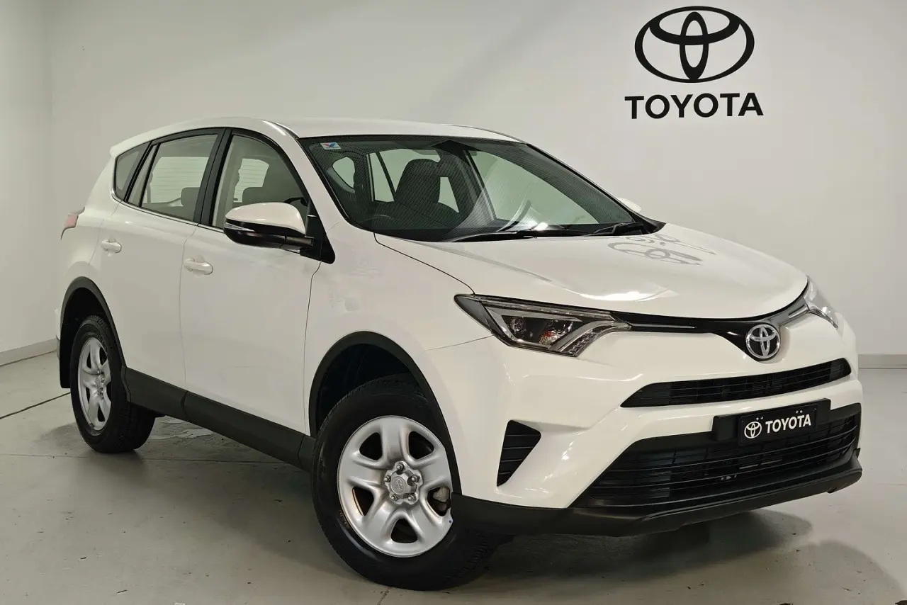 2017 Toyota RAV4 Image