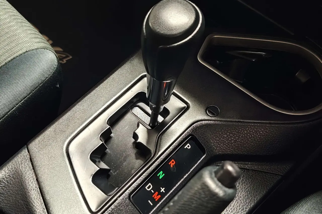 2017 Toyota RAV4 Gallery Image 19