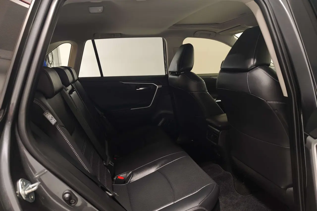 2024 Toyota RAV4 Gallery Image 11