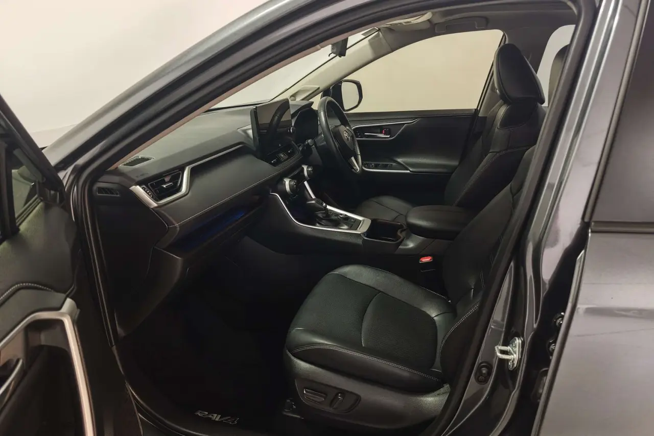 2024 Toyota RAV4 Gallery Image 14