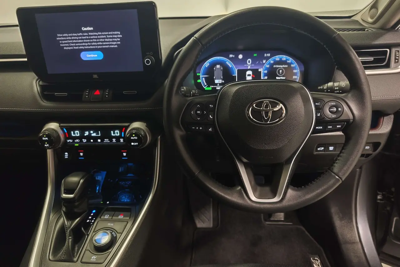 2024 Toyota RAV4 Gallery Image 16