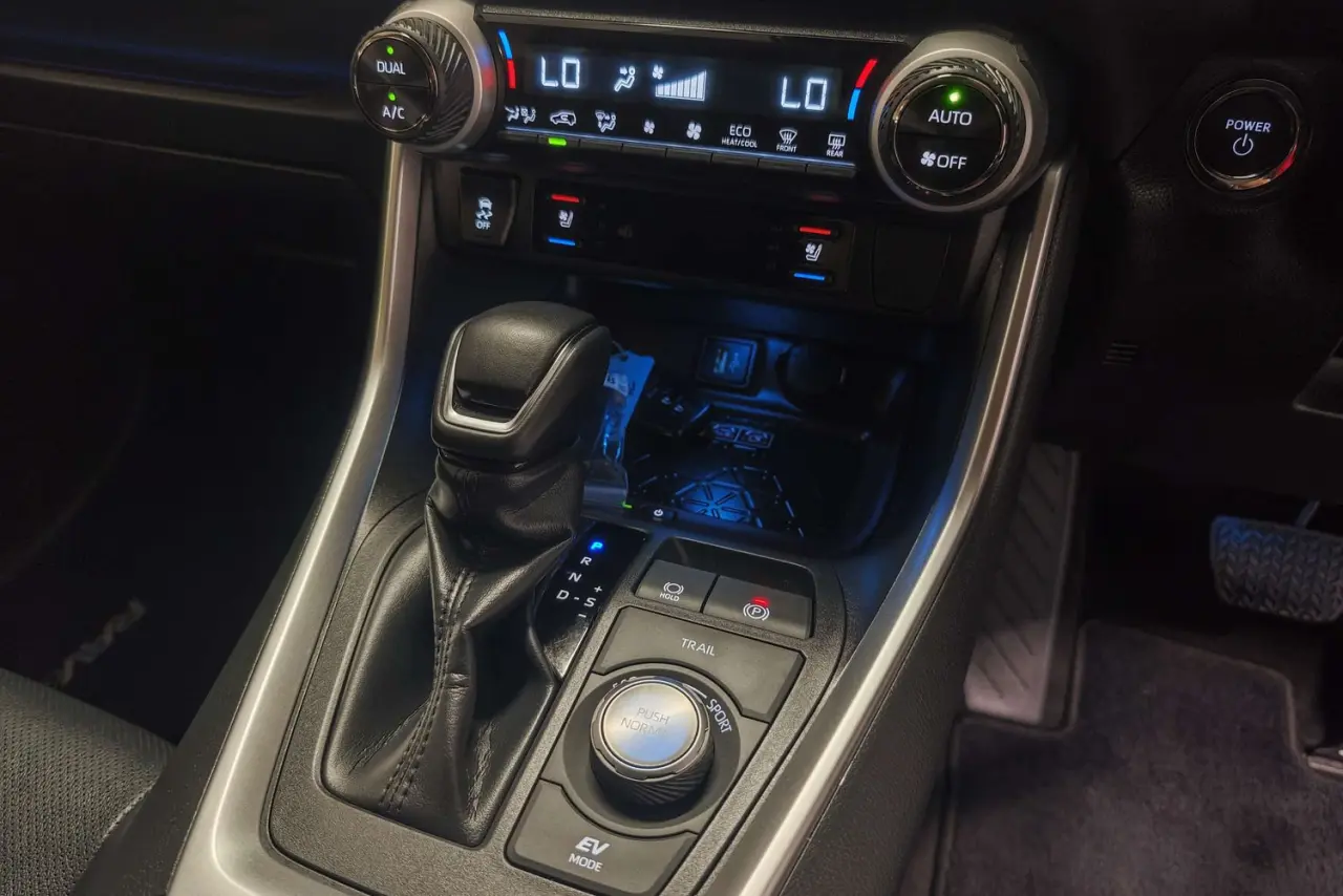 2024 Toyota RAV4 Gallery Image 19