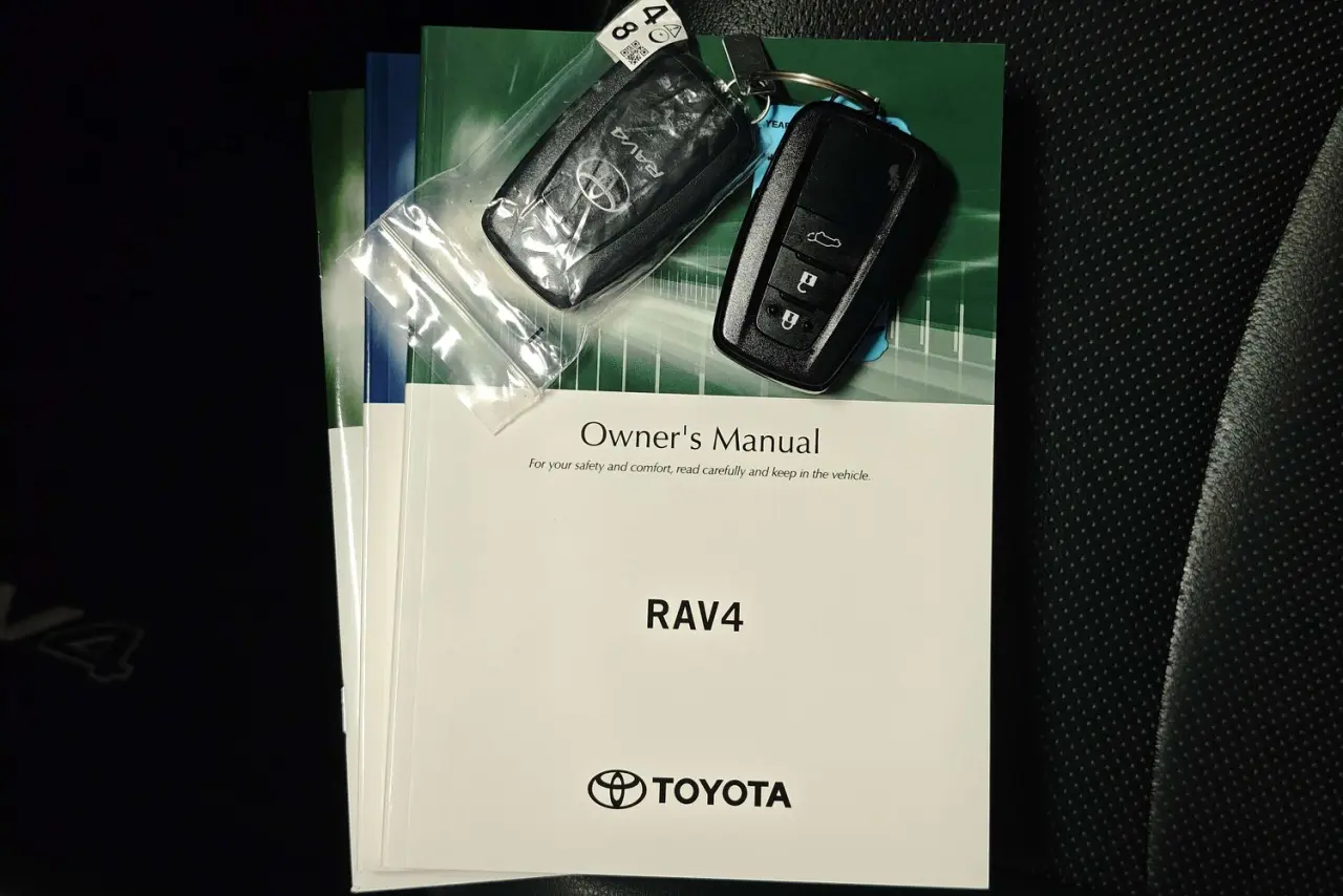 2024 Toyota RAV4 Gallery Image 21