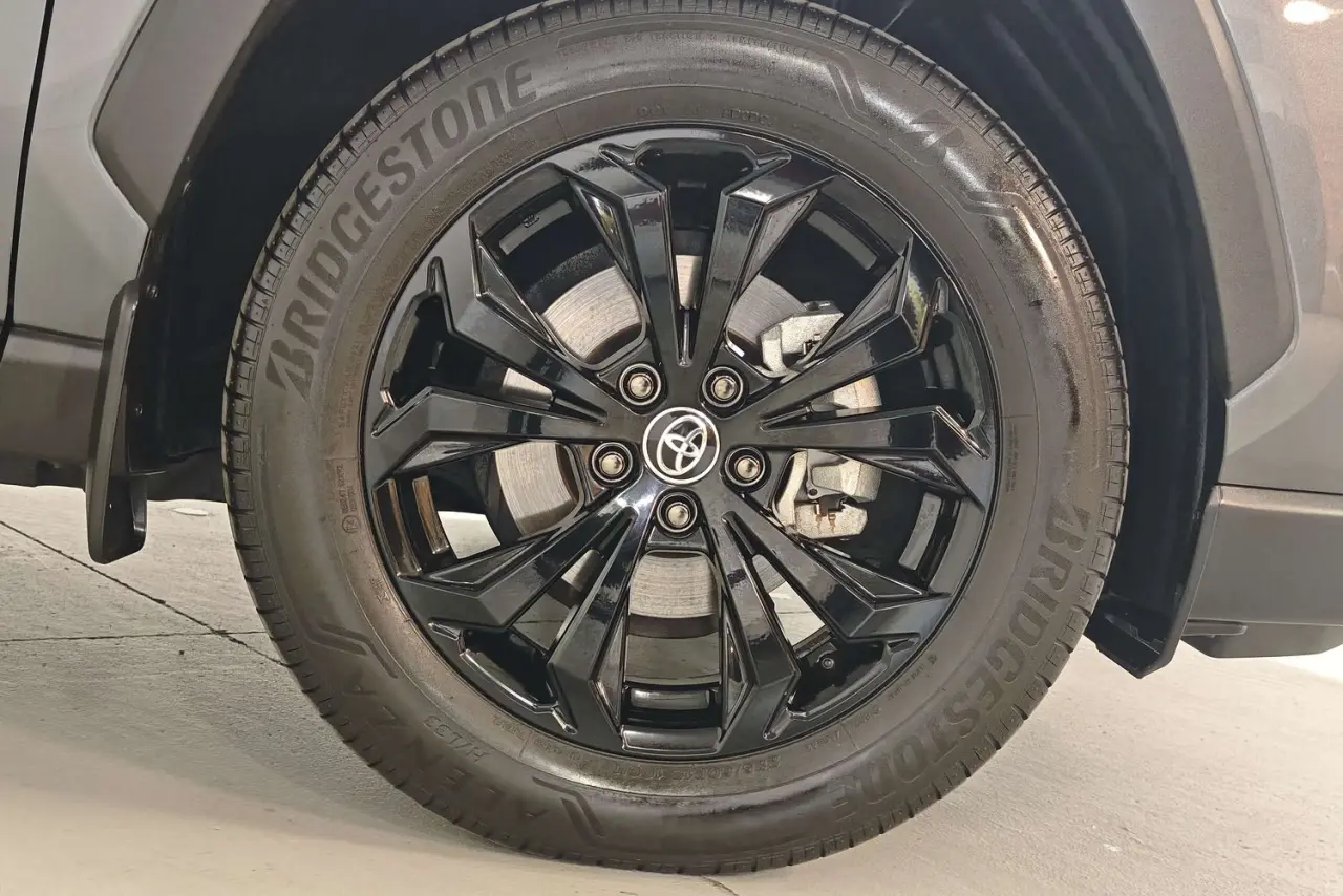 2024 Toyota RAV4 Gallery Image 5