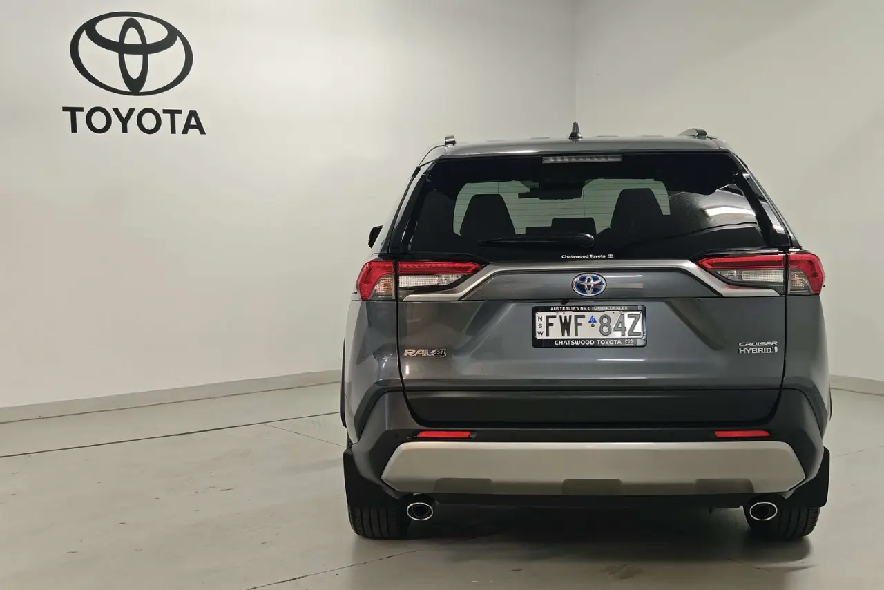 2024 Toyota RAV4 Gallery Image 7