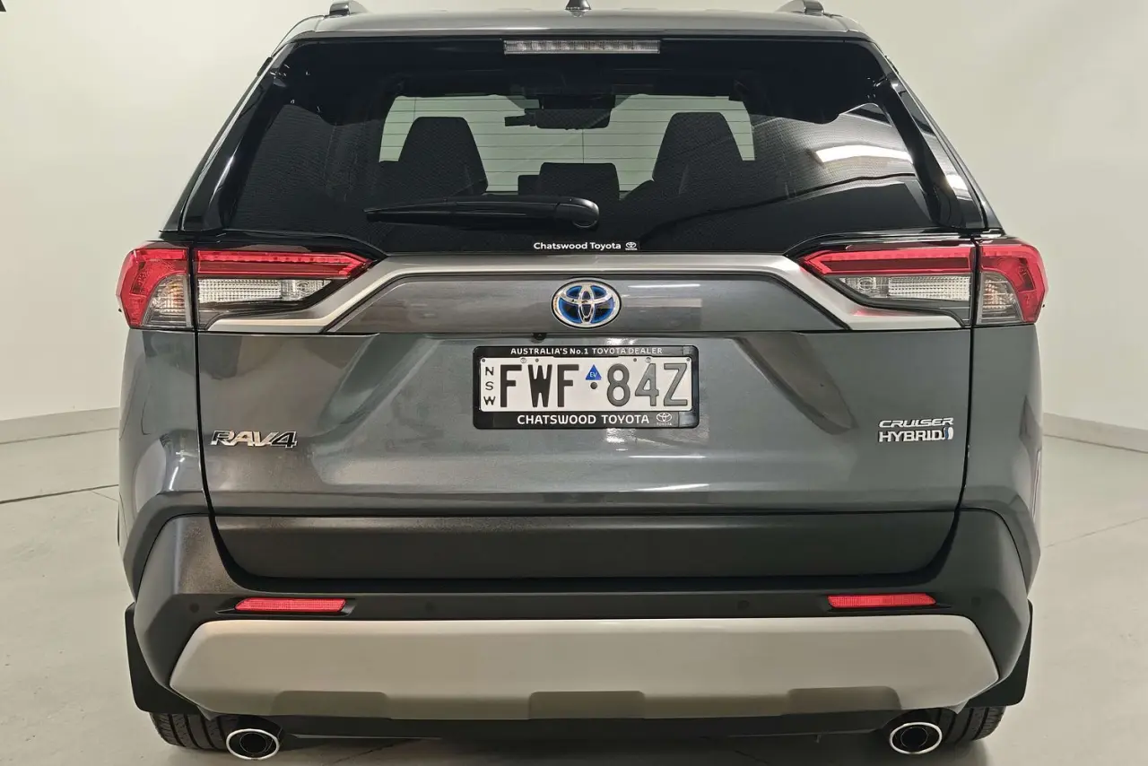 2024 Toyota RAV4 Gallery Image 8