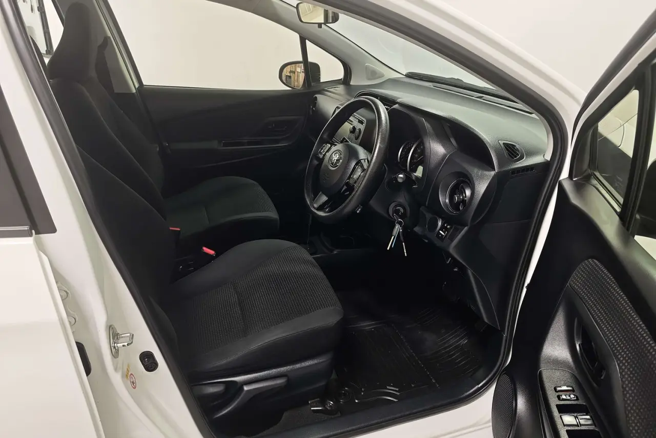 2019 Toyota Yaris Gallery Image 10