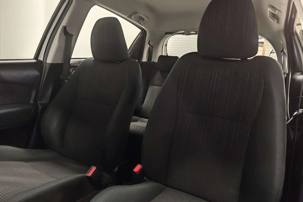 2019 Toyota Yaris Gallery Image 15