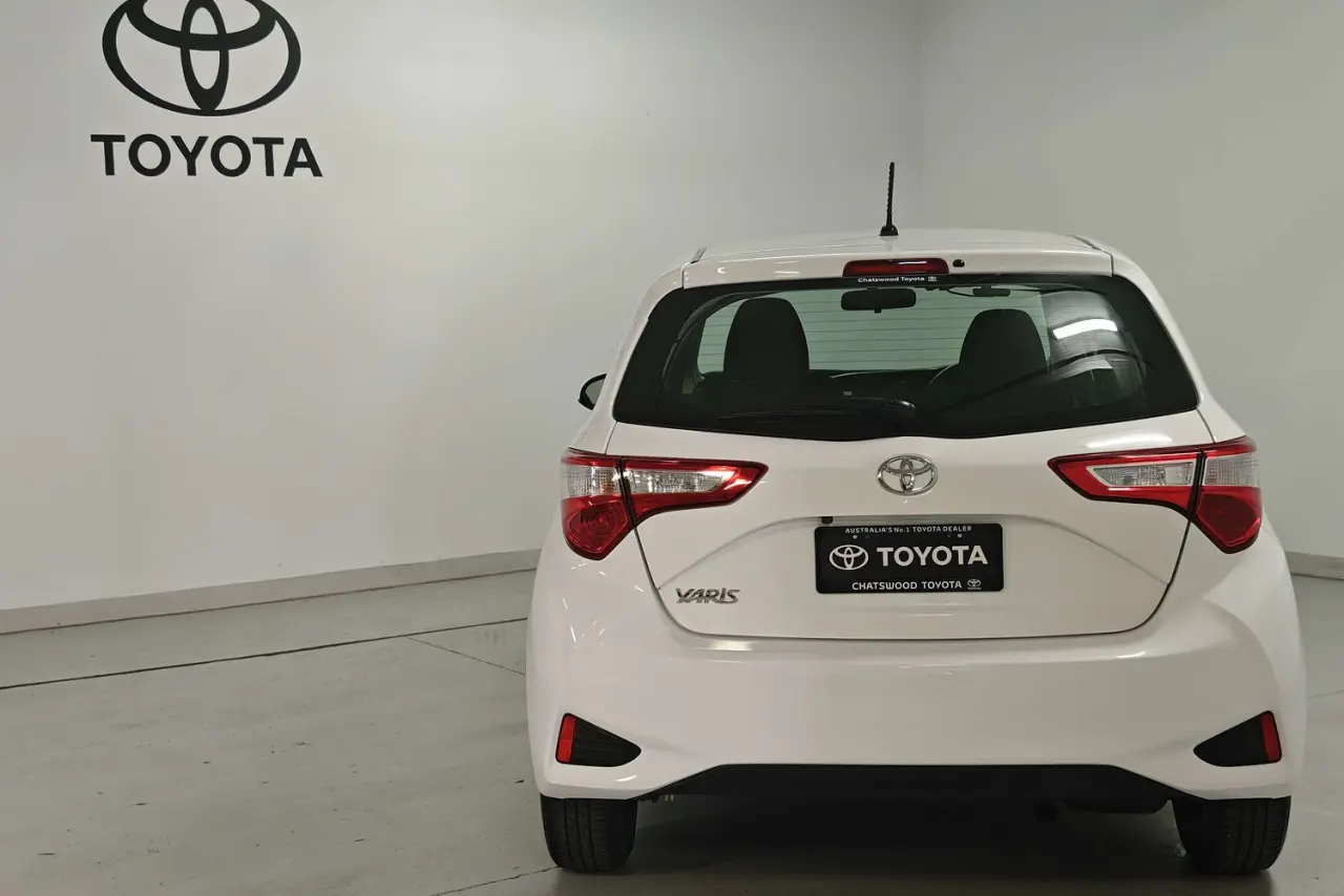 2019 Toyota Yaris Gallery Image 7