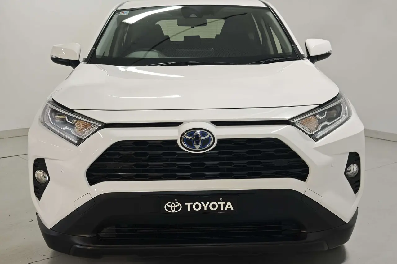 2021 Toyota RAV4 Gallery Image 3
