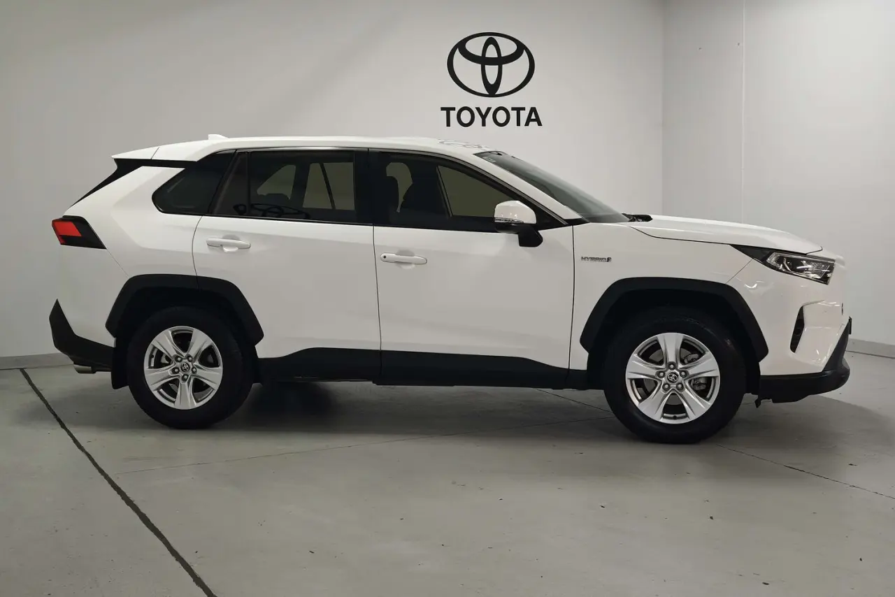 2021 Toyota RAV4 Gallery Image 4