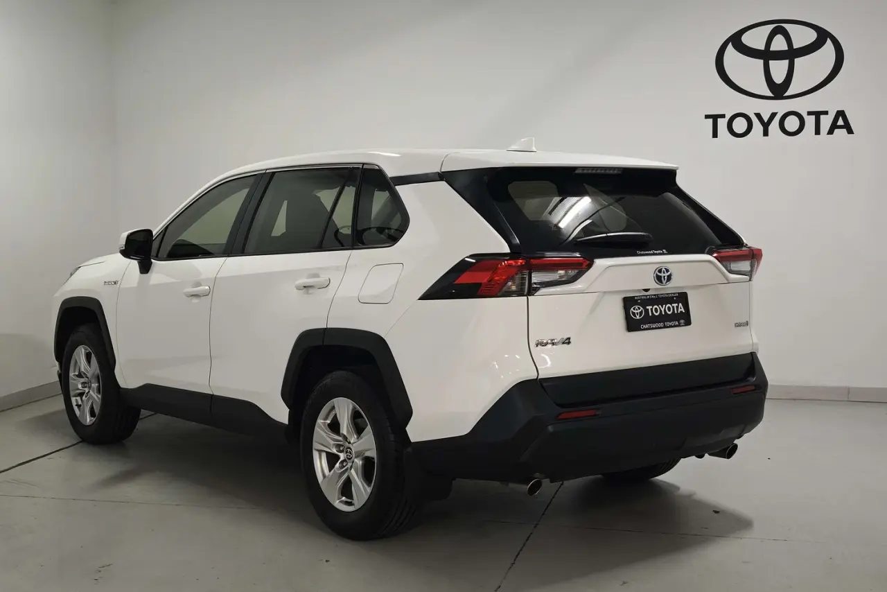 2021 Toyota RAV4 Gallery Image 6