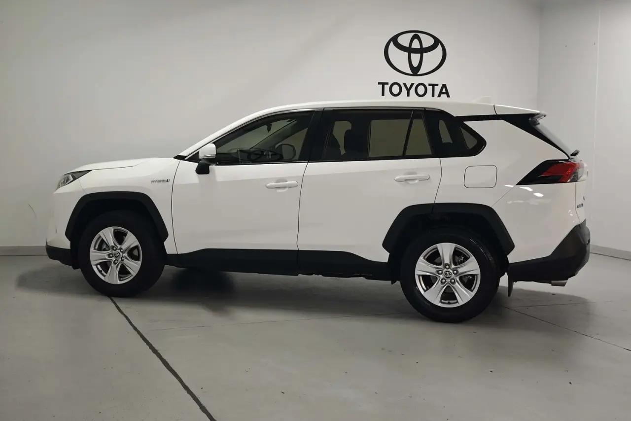 2021 Toyota RAV4 Gallery Image 9