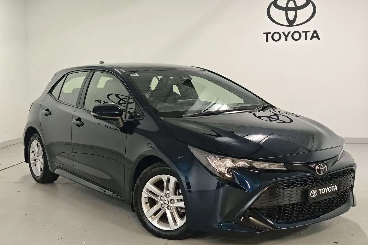 2018 Toyota Corolla Gallery Image 1