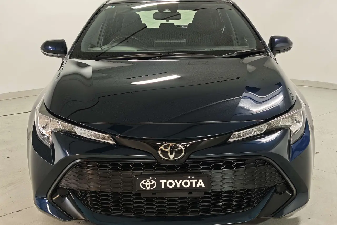 2018 Toyota Corolla Gallery Image 3