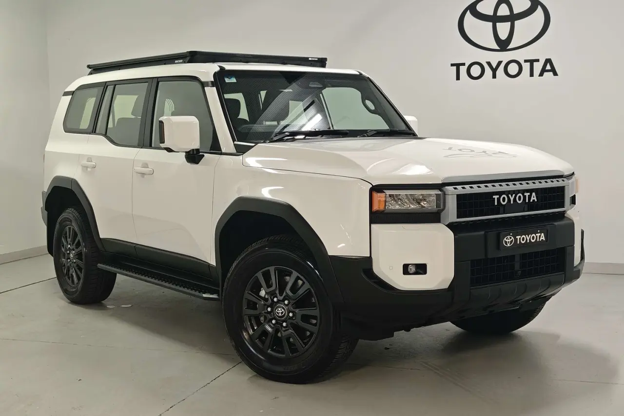 2025 Toyota Landcruiser Prado Gallery Image 1