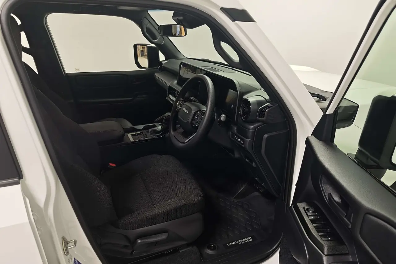 2025 Toyota Landcruiser Prado Gallery Image 10