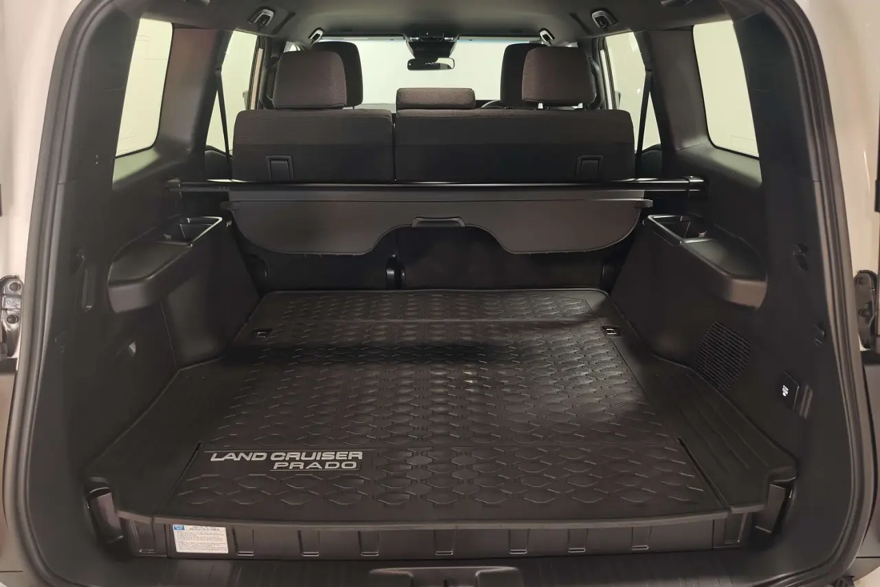 2025 Toyota Landcruiser Prado Gallery Image 12
