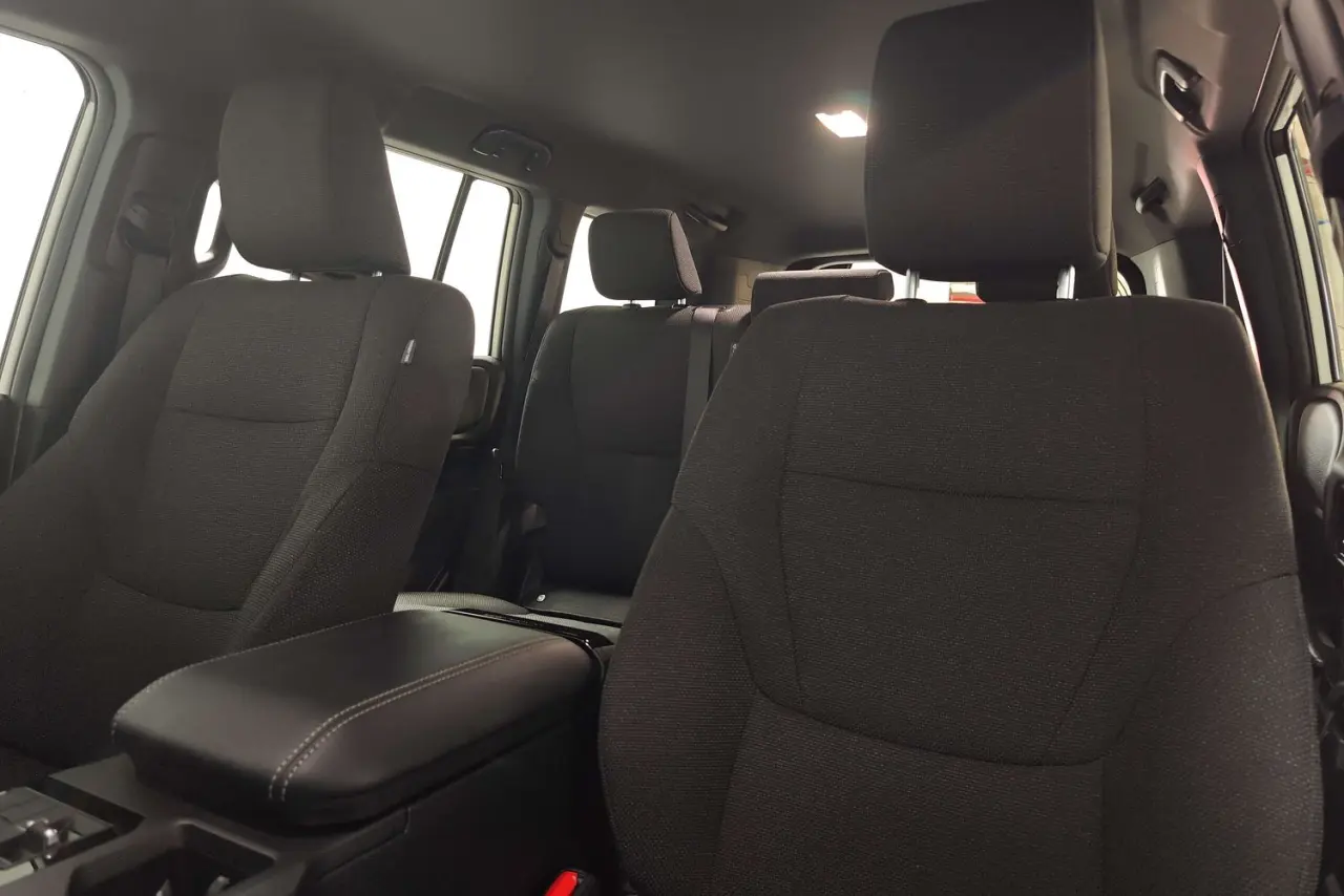 2025 Toyota Landcruiser Prado Gallery Image 15