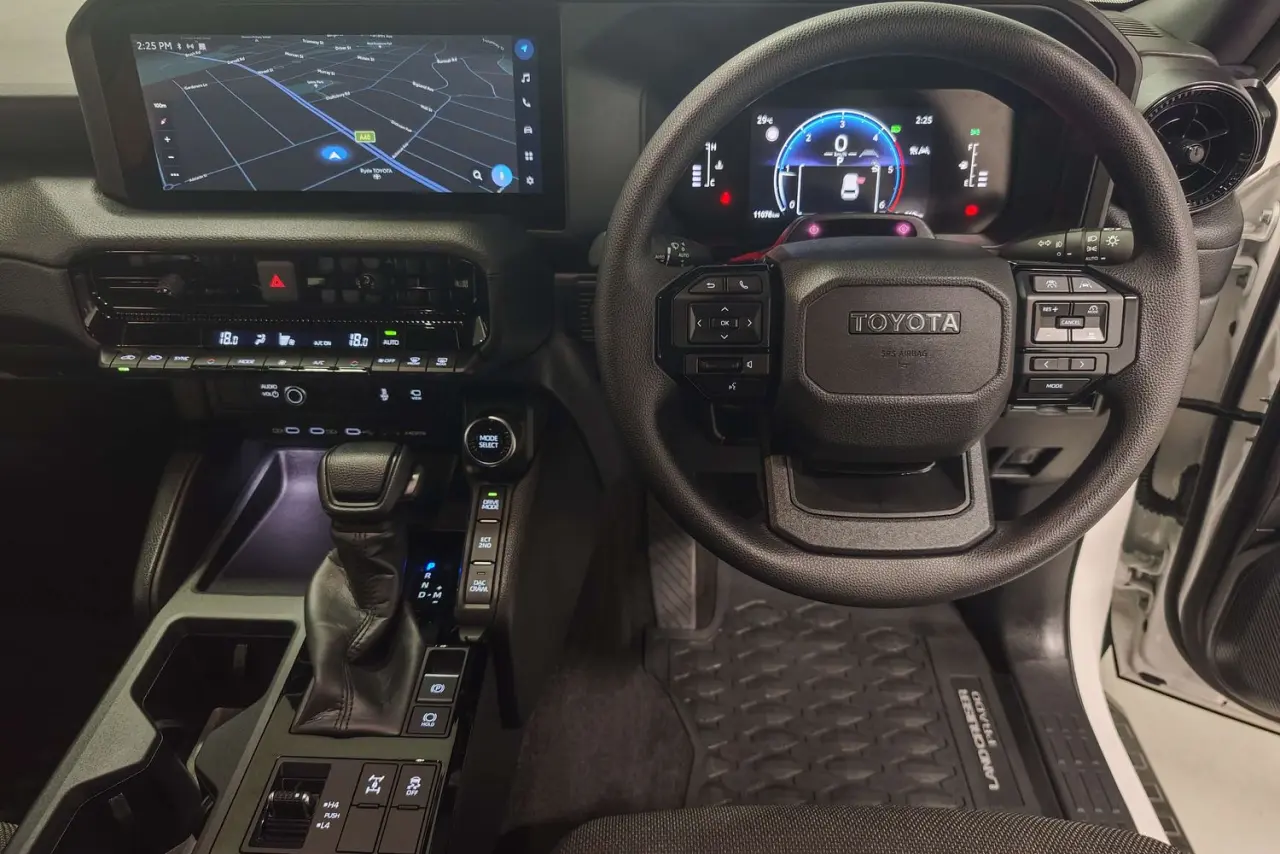 2025 Toyota Landcruiser Prado Gallery Image 16