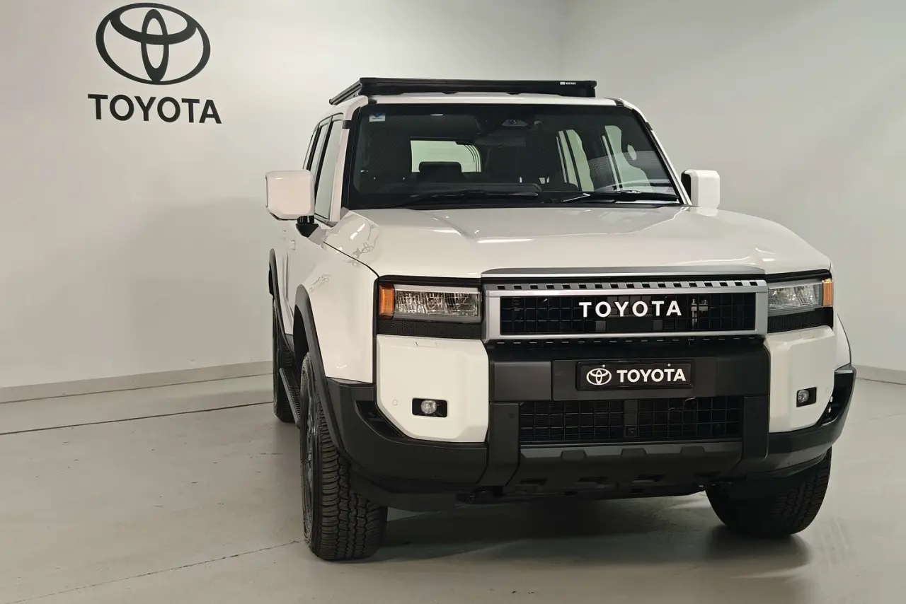 2025 Toyota Landcruiser Prado Gallery Image 2