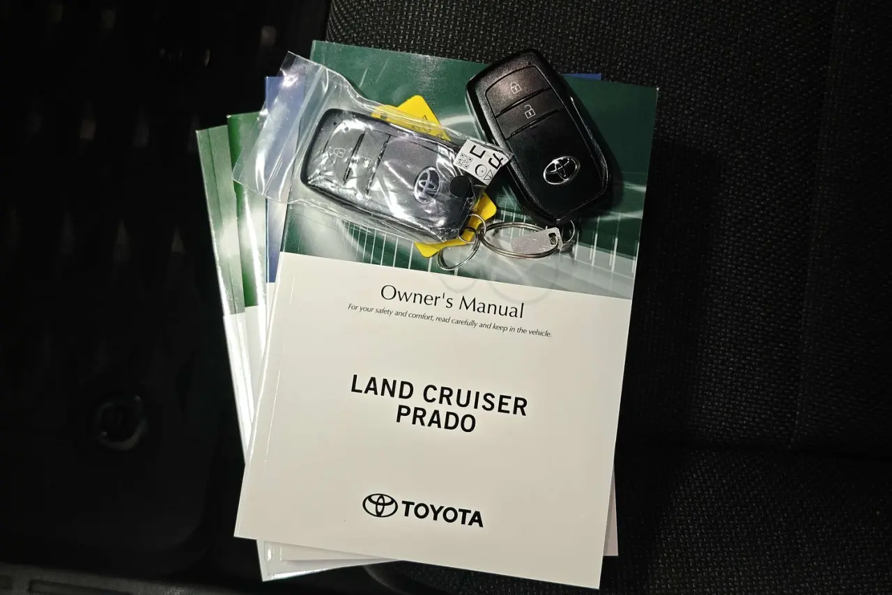 2025 Toyota Landcruiser Prado Gallery Image 21