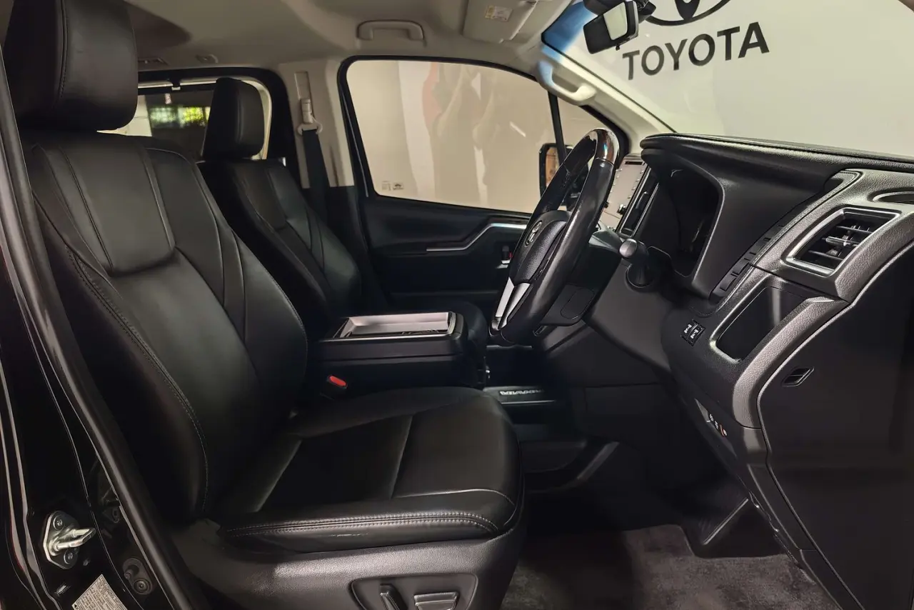 2020 Toyota Granvia Gallery Image 10