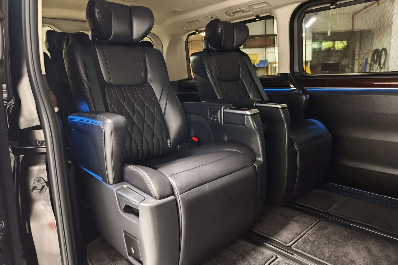 2020 Toyota Granvia Gallery Image 11