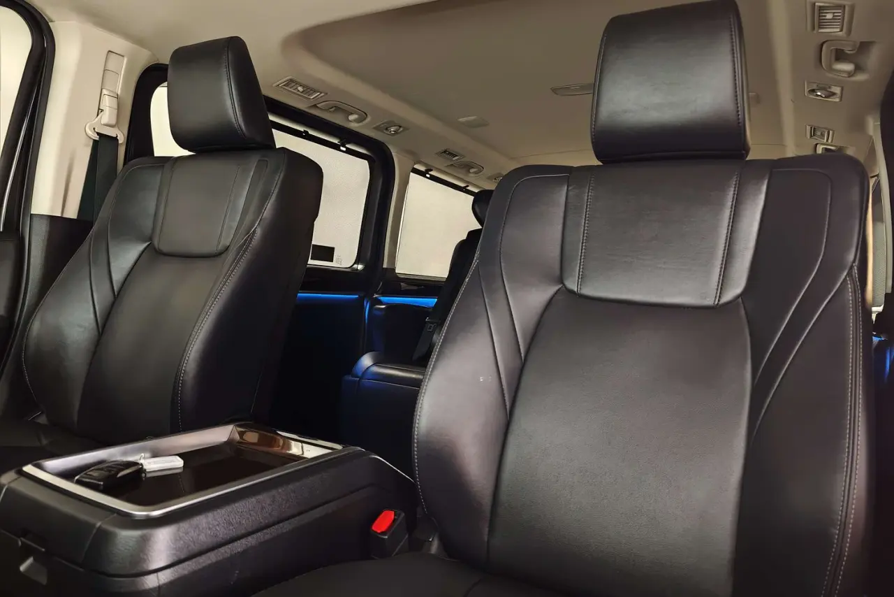 2020 Toyota Granvia Gallery Image 17