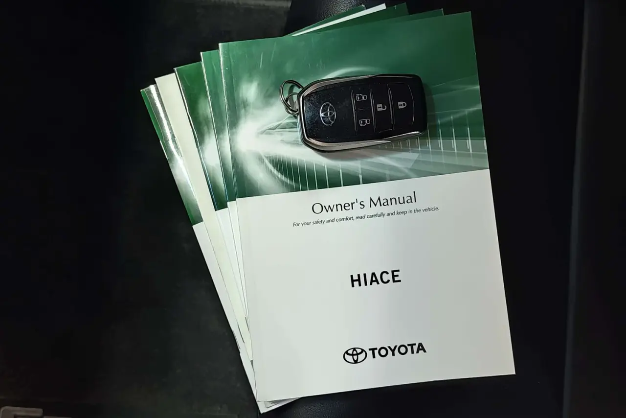 2020 Toyota Granvia Gallery Image 24