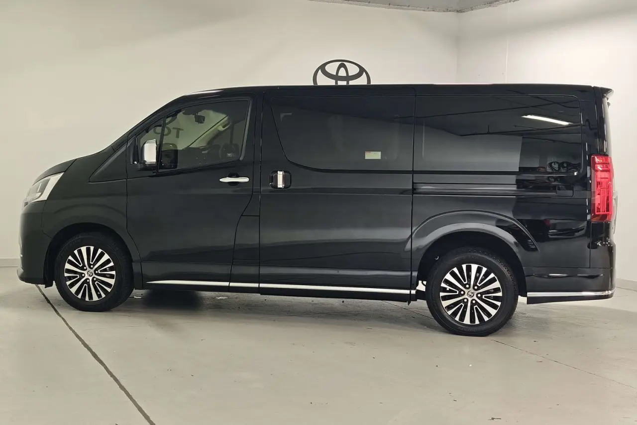 2020 Toyota Granvia Gallery Image 9