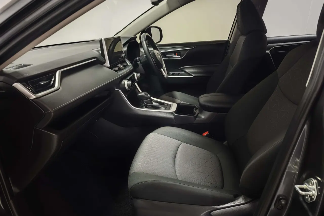 2024 Toyota RAV4 Gallery Image 14