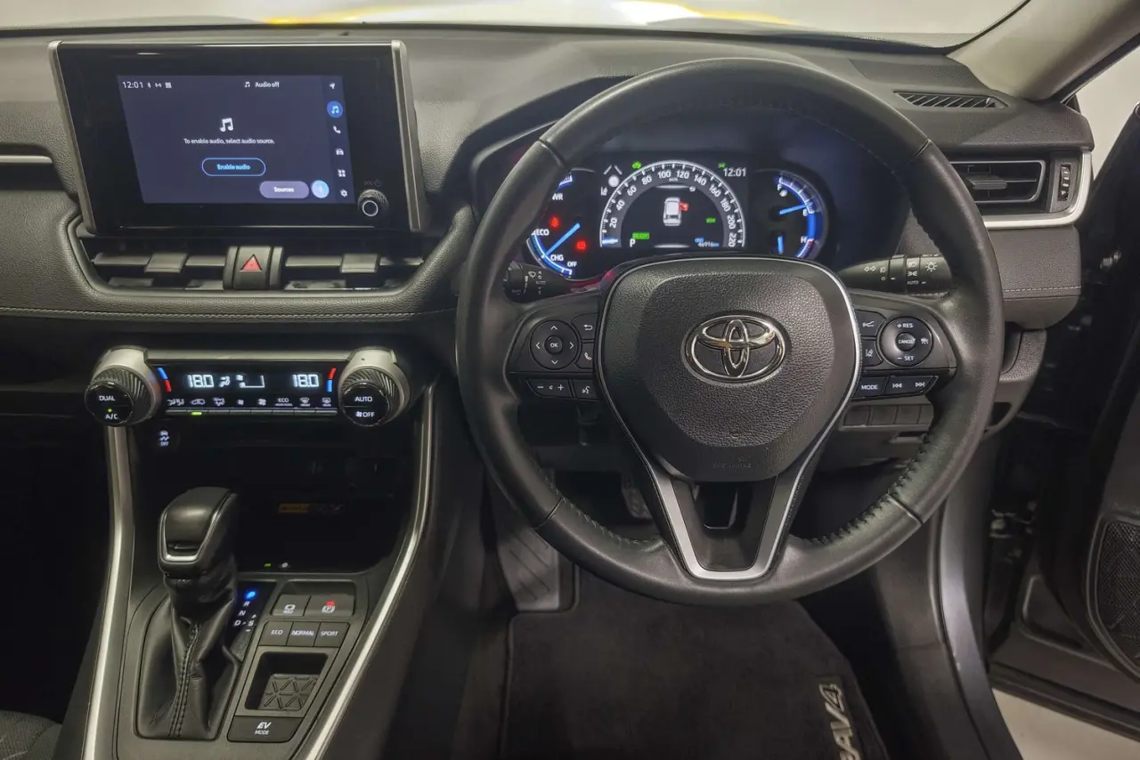 2024 Toyota RAV4 Gallery Image 16