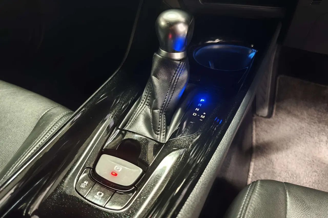 2018 Toyota C-HR Gallery Image 19