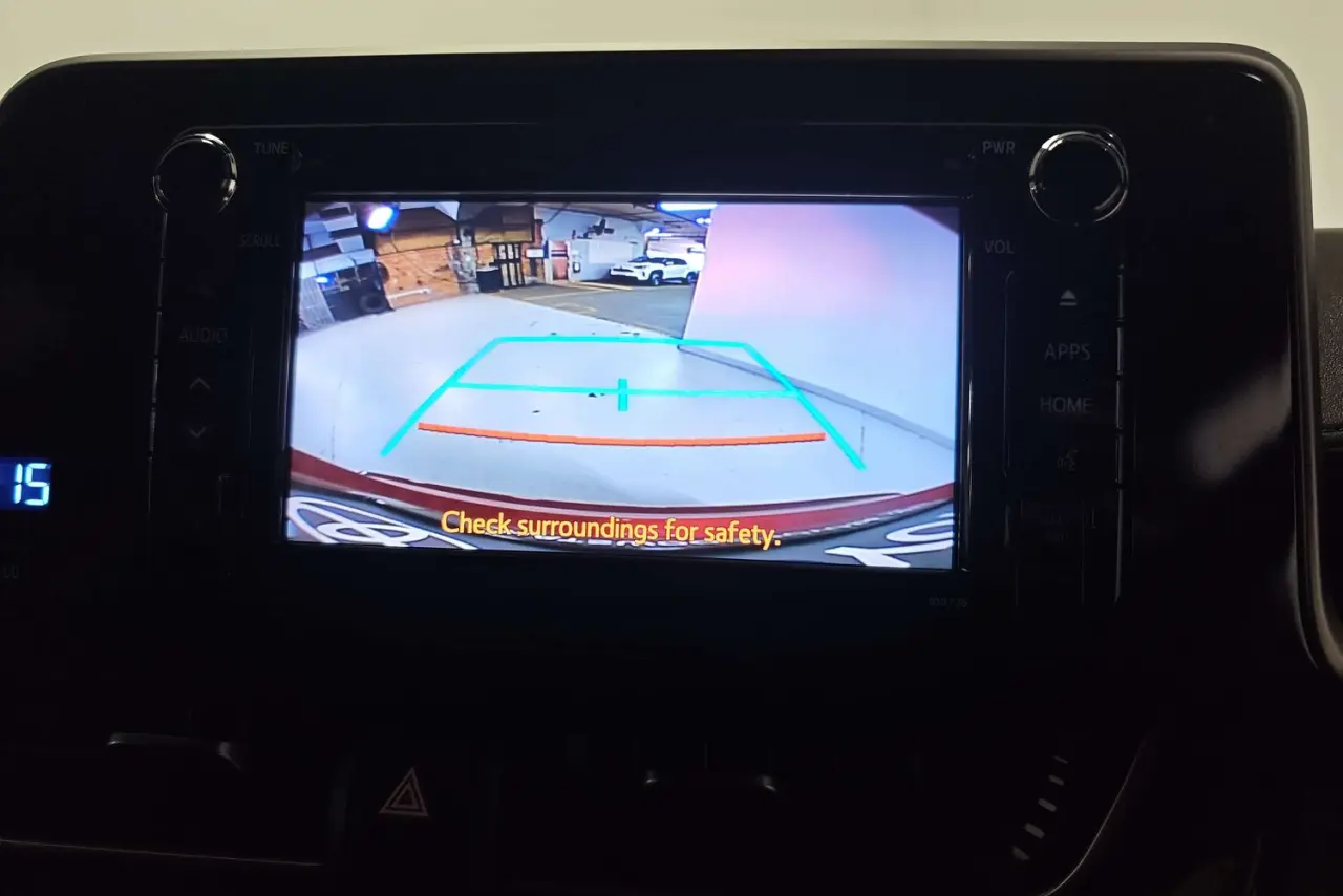 2018 Toyota C-HR Gallery Image 20