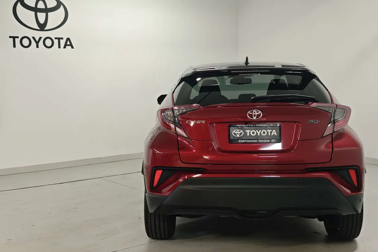 2018 Toyota C-HR Gallery Image 7