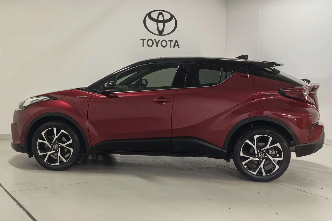 2018 Toyota C-HR Gallery Image 9