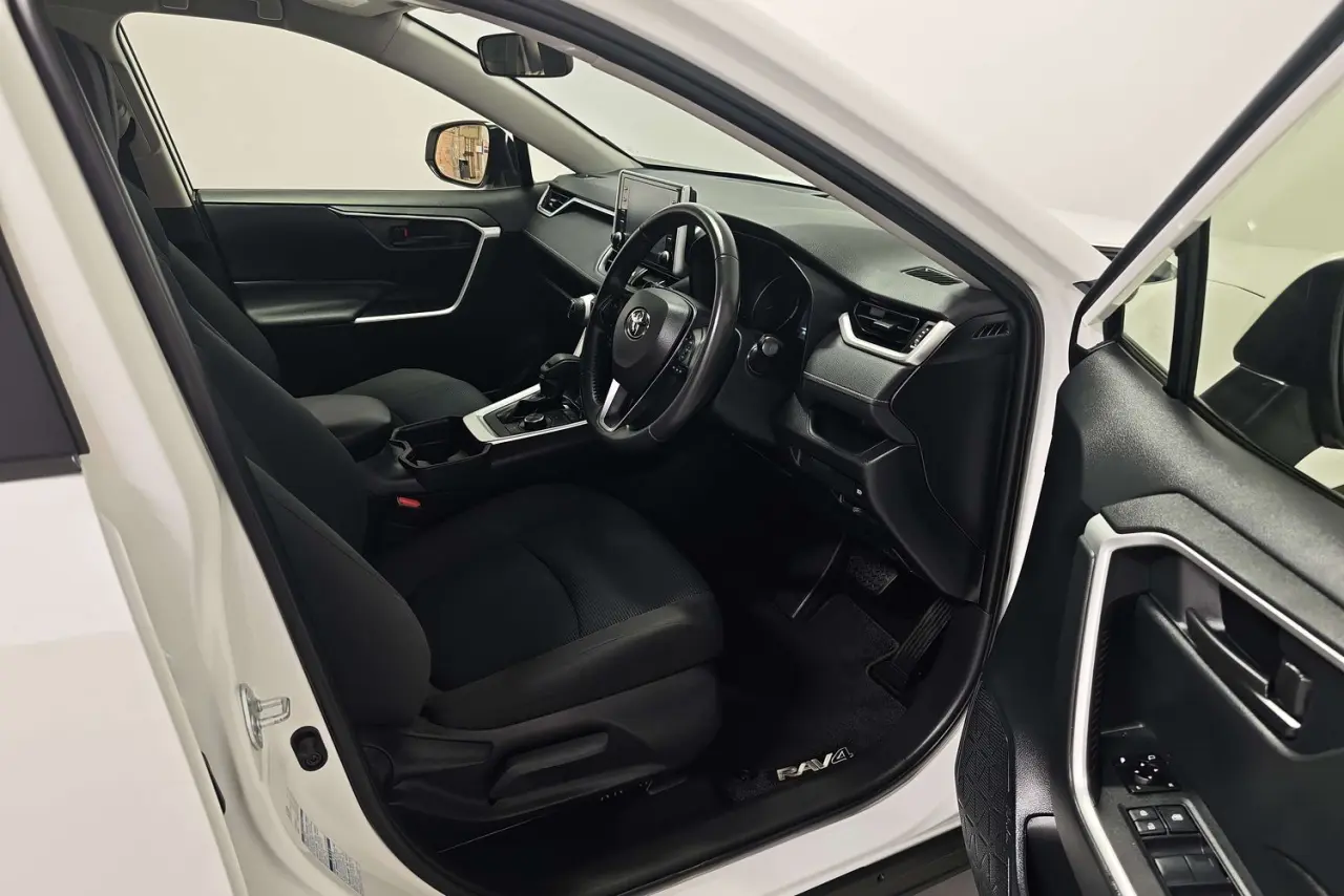 2021 Toyota RAV4 Gallery Image 10