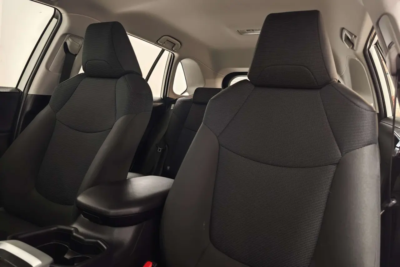 2021 Toyota RAV4 Gallery Image 15