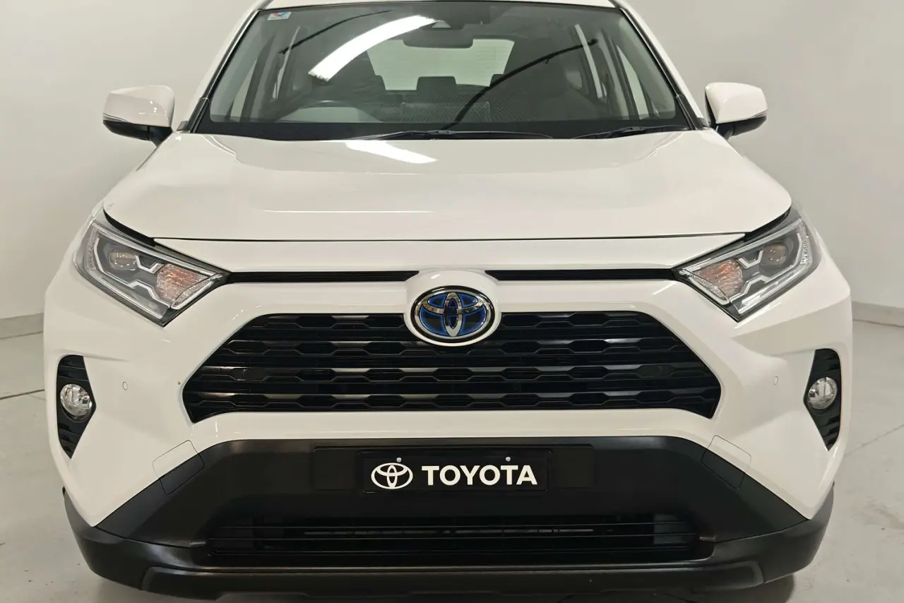 2021 Toyota RAV4 Gallery Image 3