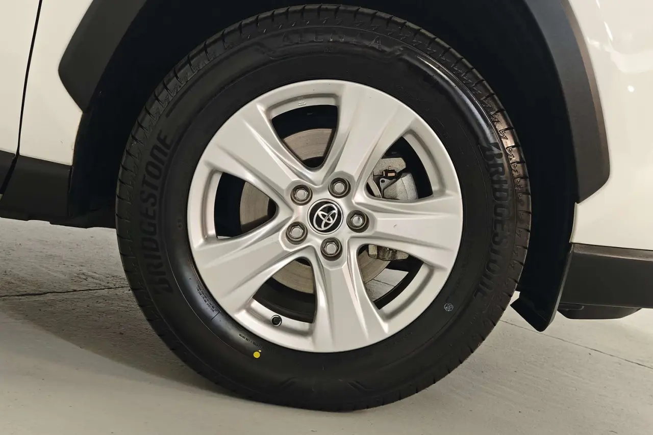 2021 Toyota RAV4 Gallery Image 5