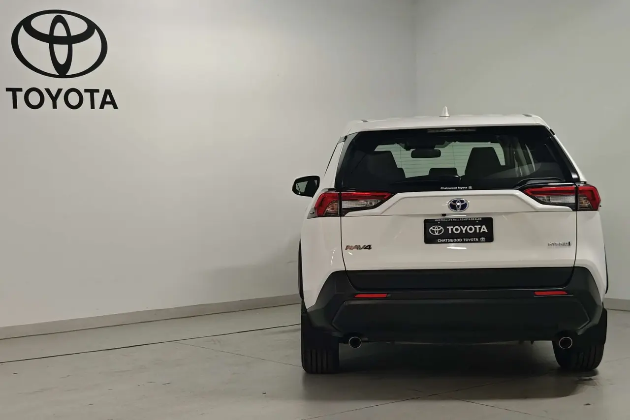 2021 Toyota RAV4 Gallery Image 7