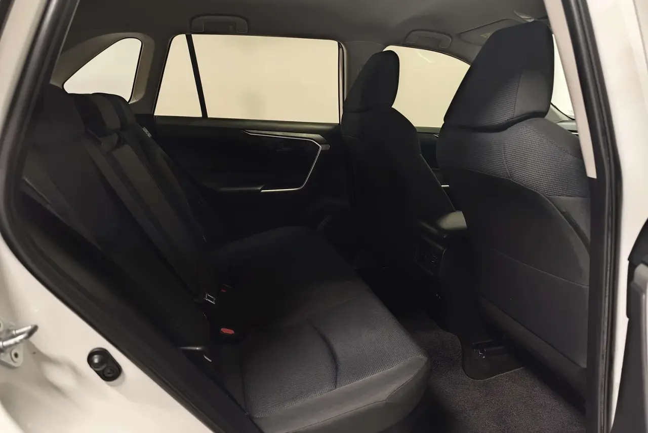 2022 Toyota RAV4 Gallery Image 11