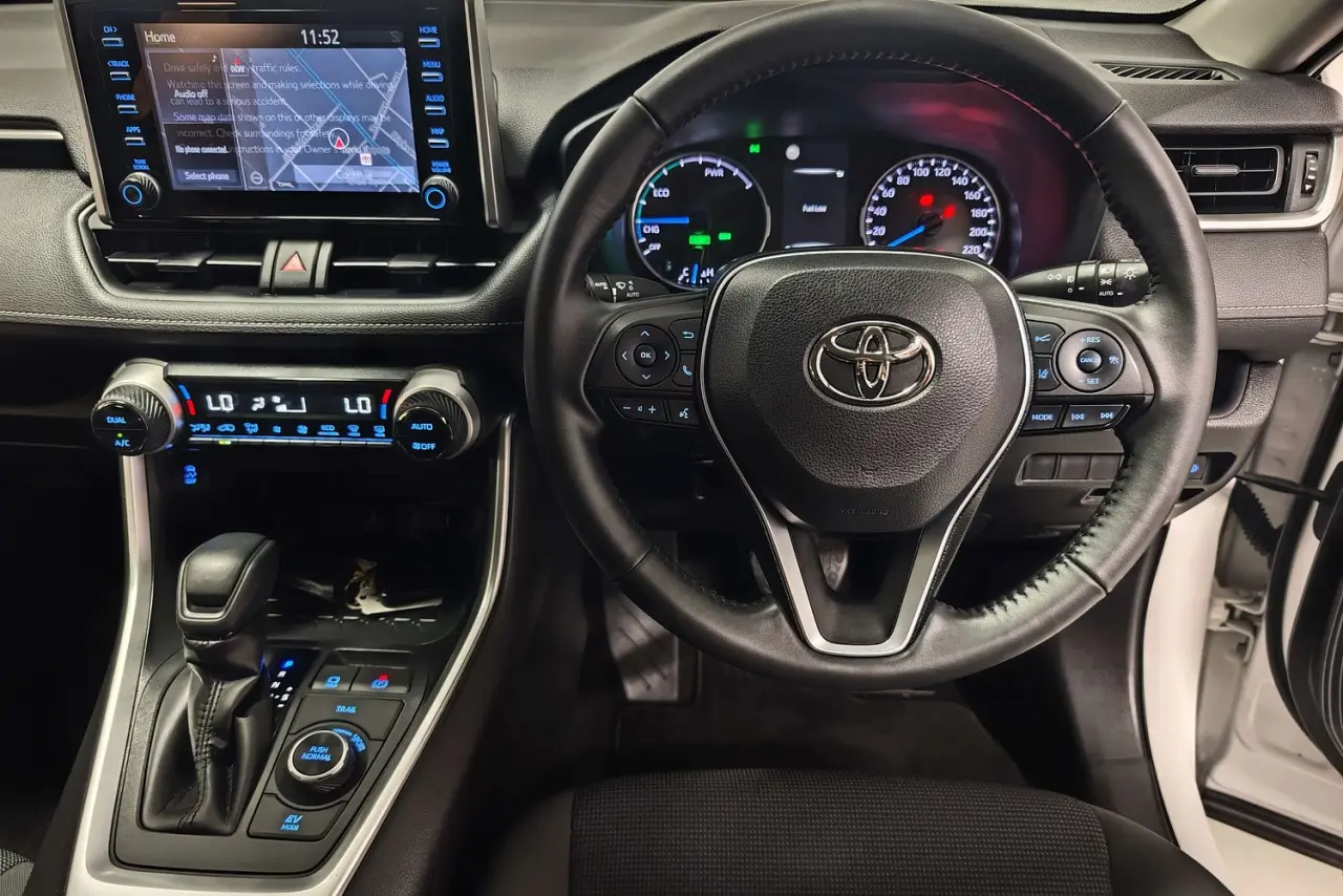 2022 Toyota RAV4 Gallery Image 16