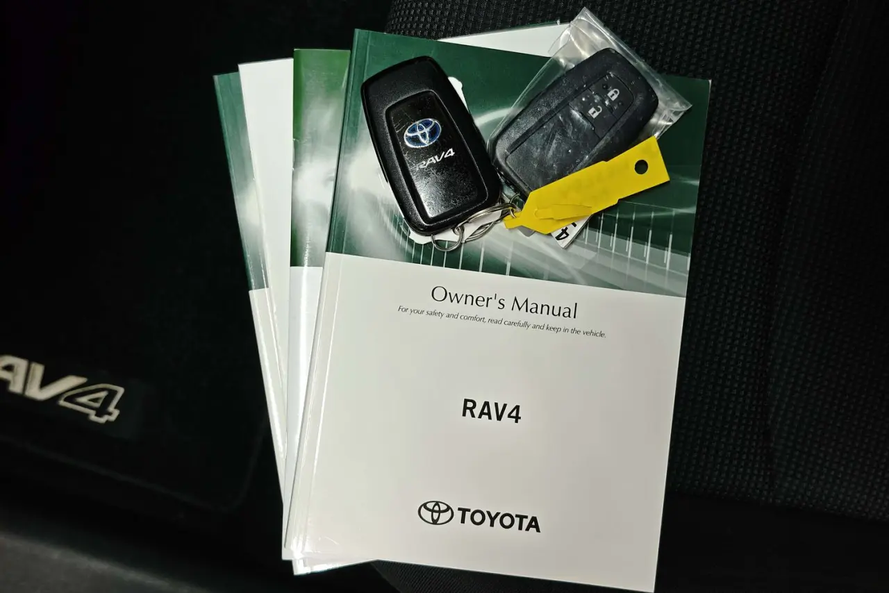 2022 Toyota RAV4 Gallery Image 21