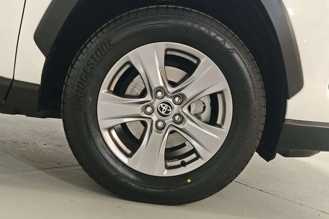 2022 Toyota RAV4 Gallery Image 5