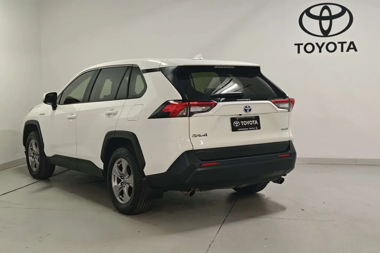 2022 Toyota RAV4 Gallery Image 6