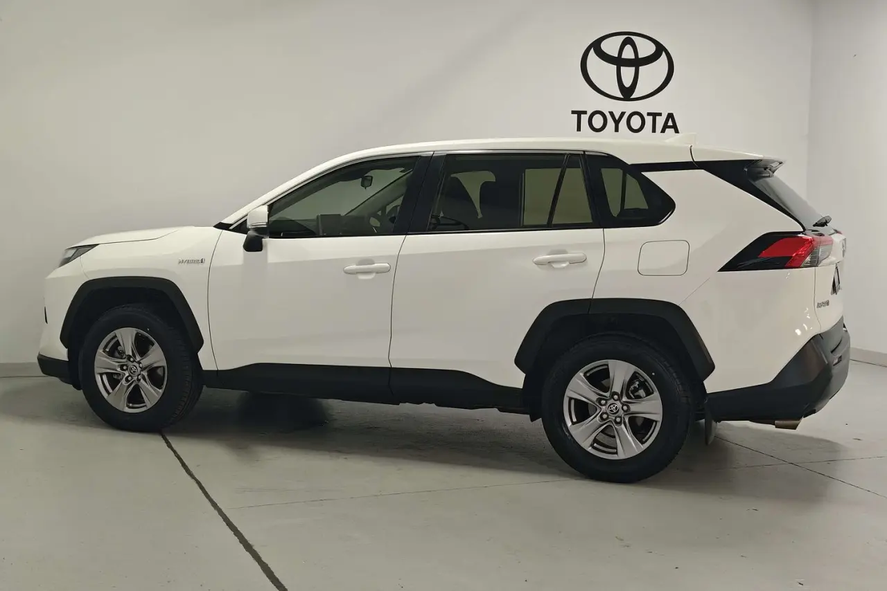 2022 Toyota RAV4 Gallery Image 9