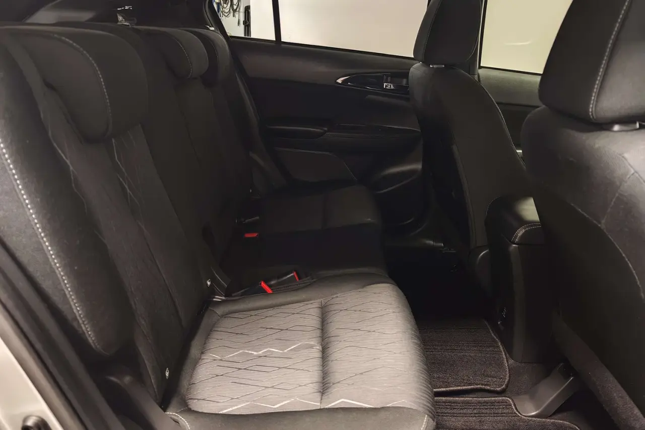 2020 Mitsubishi Eclipse Cross Gallery Image 11