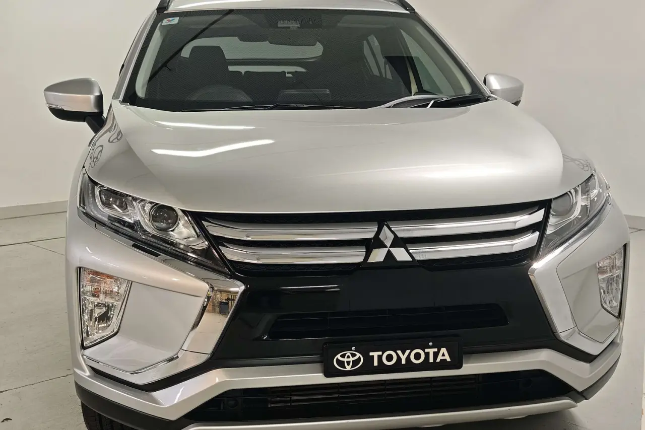 2020 Mitsubishi Eclipse Cross Gallery Image 3